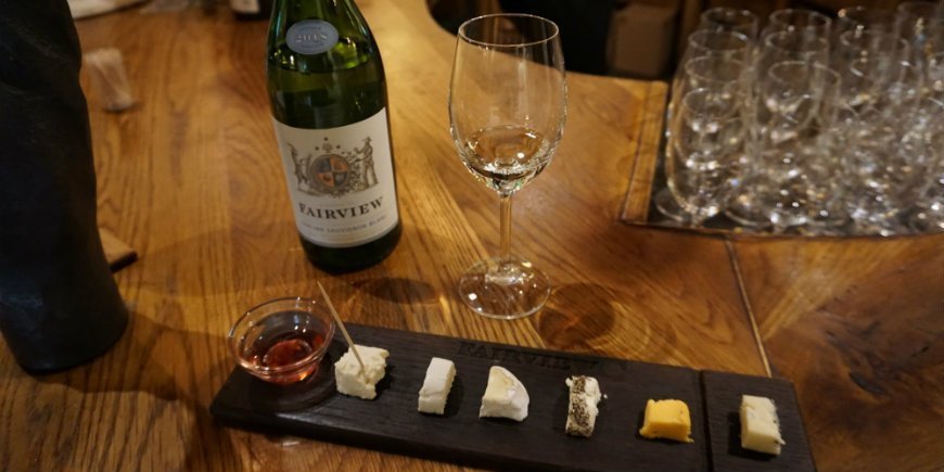 Wein, Käse und Simpewe