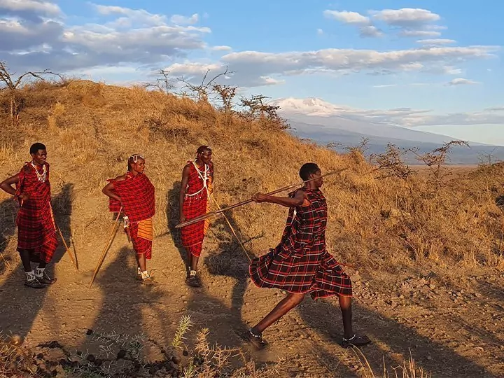 Rund um Kilimandscharo: Safari, Natur & Kultur in Kenia und Tansania