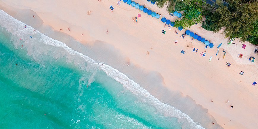 Überblick vom Kata Beach auf Phuket, Thailand.