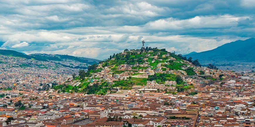 Skyline von Quito, der Hauptstadt Ecuadors.