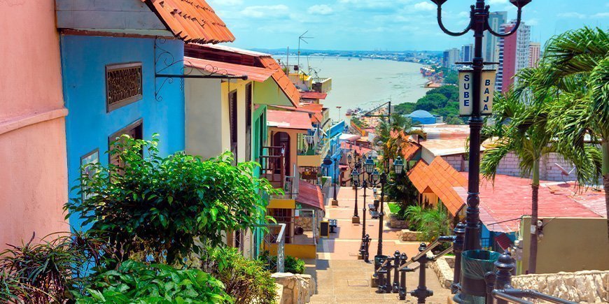 Charmante Straße in Guayaquil an der Pazifikküste von Ecuador.