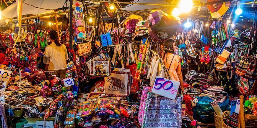 Sonntagsmarkt in Chiang Mai im Norden Thailands