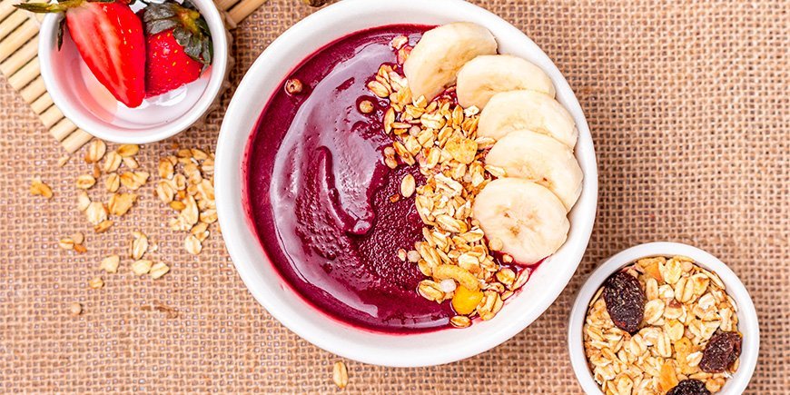 Smoothie Bowl mit Topping